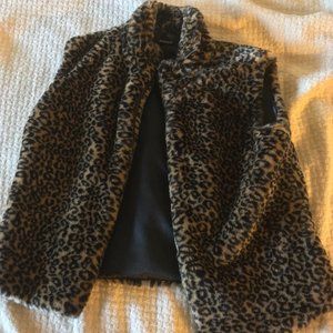 Cejon Faux Fur Leopard Fuzzy Vest M
